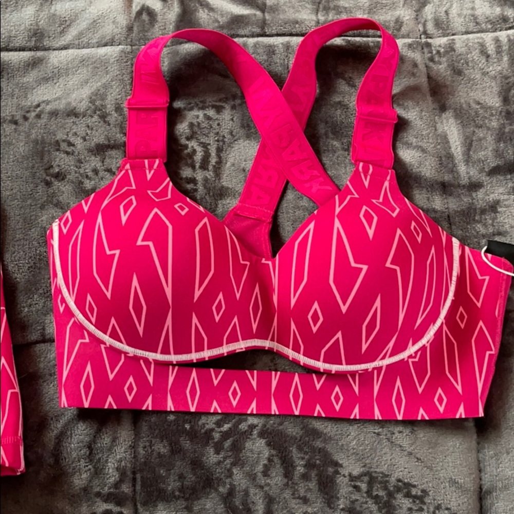 Ivy Park (icy park collection) Sports Bra